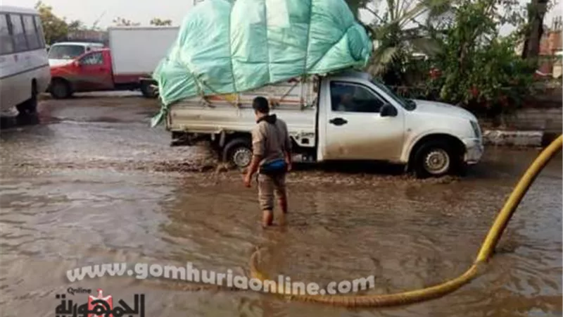 الأمطار تضرب قري السادات بشدة وابوالسعد ورجالاته يواصلون شفط المياه في أنحاء القري
