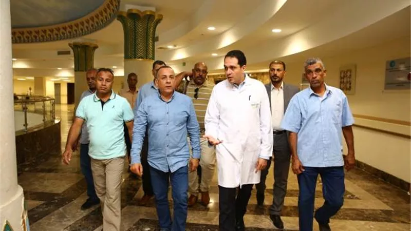 الأمين العام للمجلس الأعلى للآثار يزور مستشفى شفاء الأورمان بالأقصر
