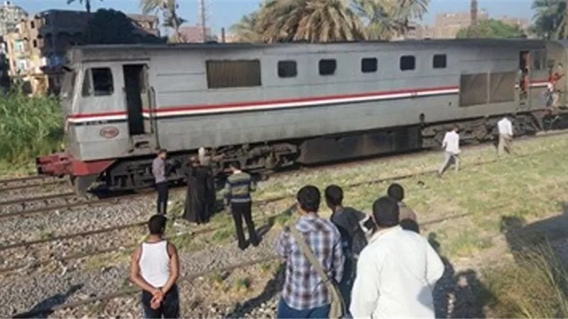 مصرع طفل مجهول صدمه قطار بالمنصورة