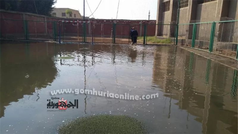 انهيار جزئي بمنزل سكني بسب هطول الامطار الغزيره بالمحلة الكبرى