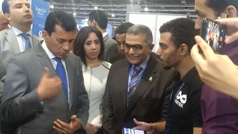 وزير الشباب والرياضة يزور جناح جامعة بدر بالقاهرة BUC بمعرض القاهرة الدولي للابتكار 2019 واستمع لافكار الطلبة