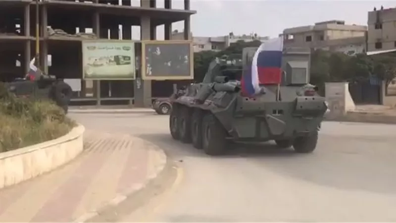 وحدات عسكرية روسية تتجه من القامشلي باتجاه الحدود السورية التركية.. فيديو