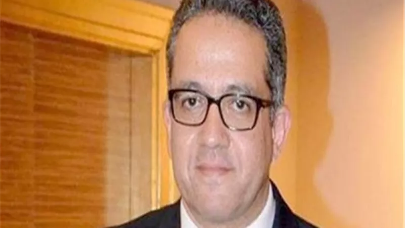 الآثار: إزالة التعديات على مسجد الفكهاني بشارع المعز