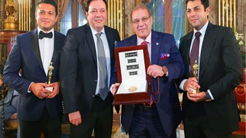 حسن راتب يحتفل بعيد قناة المحور ال 19