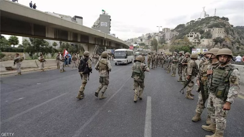 الجيش اللبنانى يفتح عدداً من الطرق في 