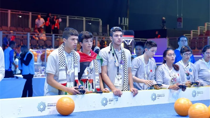 شباب عرب يبرزون مواهبهم التكنولوجية في دبى