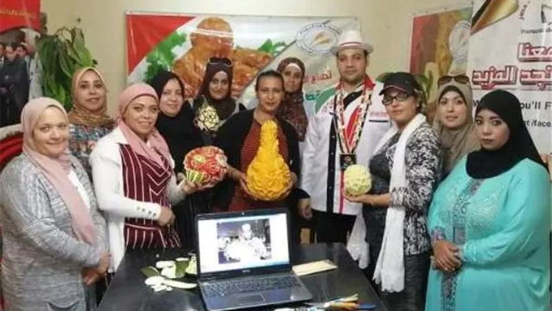بالصور..محاضرات مجانيه في النحت للجمعية الفرعونية للطهاة