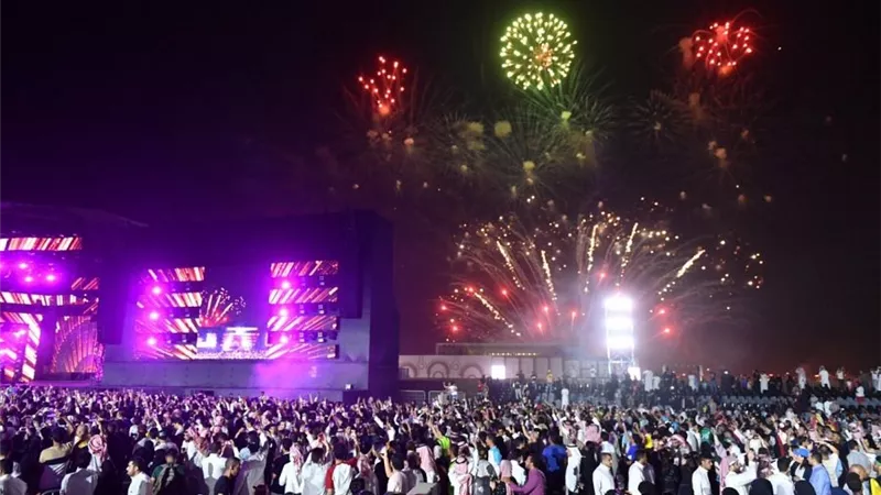 النائب العام السعودي يوجه بالقبض على فتاة أخلت بالذوق العام.. فيديو