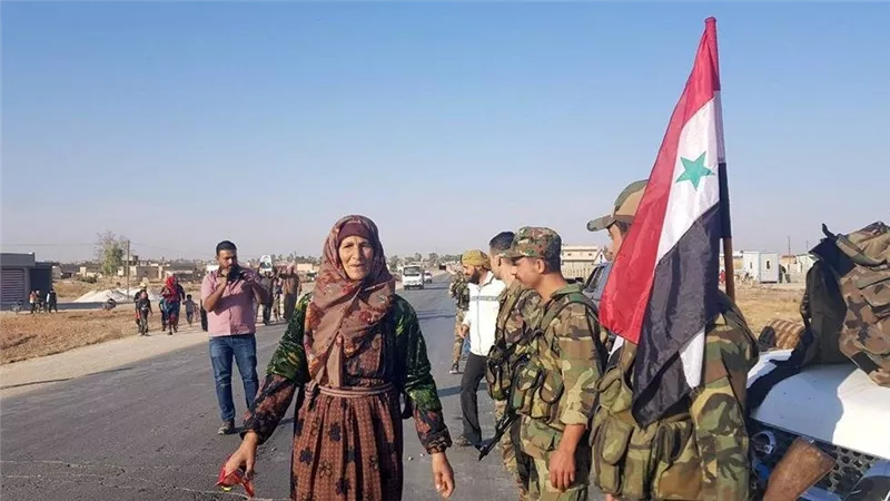 وحدات الجيش السوري تدخل بلدتين على الحدود مع تركيا