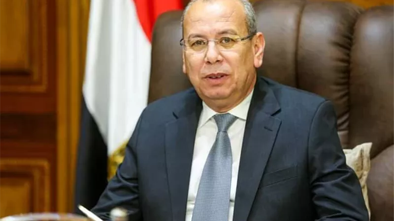 محافظ كفرالشيخ يعلن عودة وانتظام حركة الصيد بميناء البرلس
