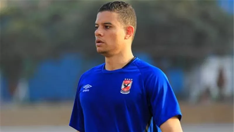 الأهلي يوافق على رحيل نجم دفاع الفريق