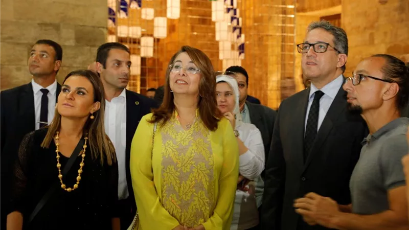 4 وزراء في جولة تفقدية لمعرض 