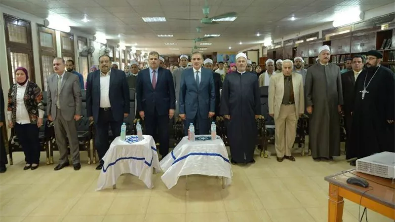 محافظ أسيوط يشهد ندوة 