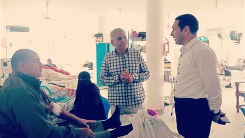 رئيس مركز ومدينة بيلا يتفقد وحدة الغسيل الكلوي