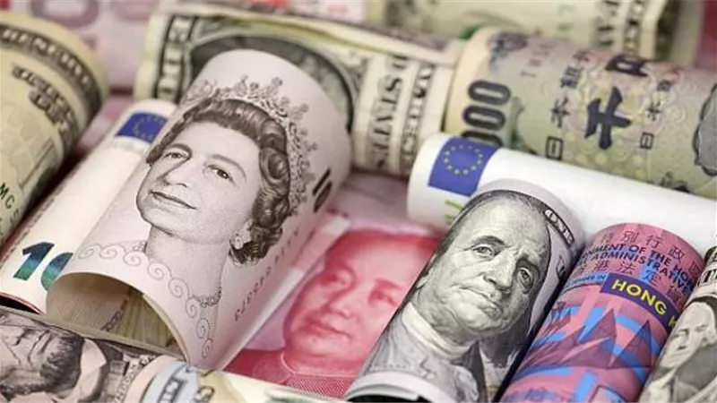 الجنيه الإسترلينى يعانى مزيدًا من الضغوط مع استمرار أزمة البريكسيت