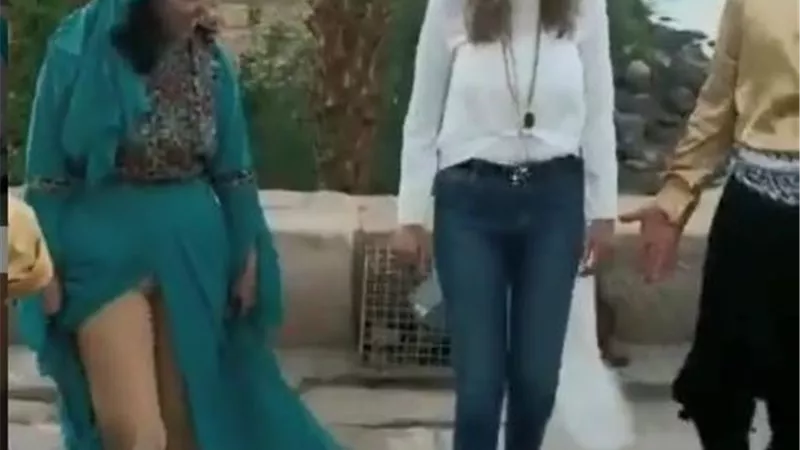 رانيا فريد شوقى ترقص على الدبكة اللبنانية .. فيديو