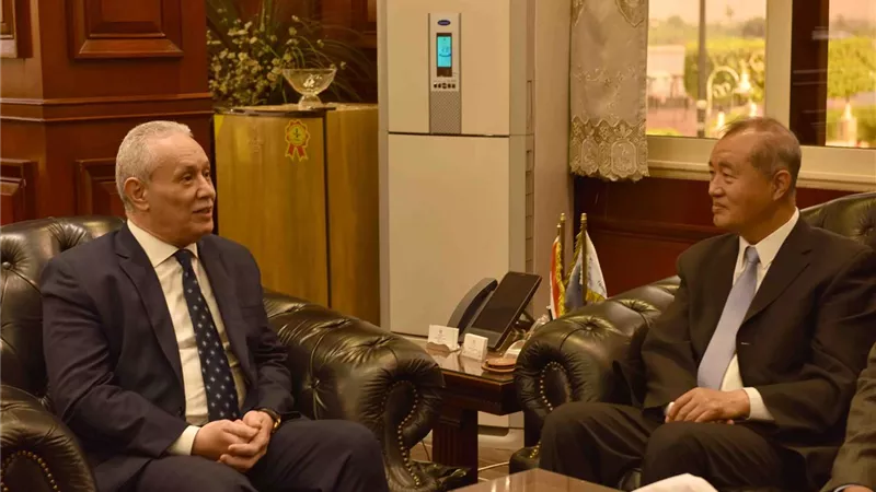 رئيس المجلس الشعبى للعاصمة الصينية يزور الأقصر ويلتقى بالمحافظ