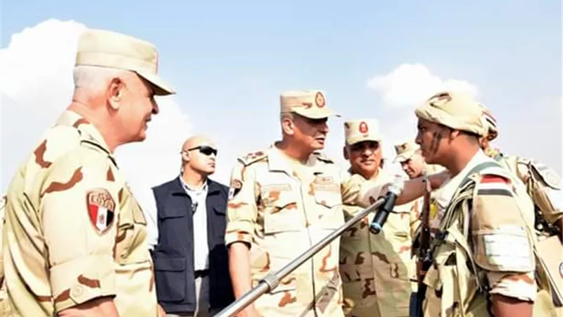 وزيرالدفاع يشهد إجراءات التفتيش ورفع الكفاءة القتالية لإحدى تشكيلات المشاه الميكانيكى