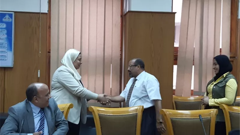 ألسن عين شمس تكرم وكيلها السابق
