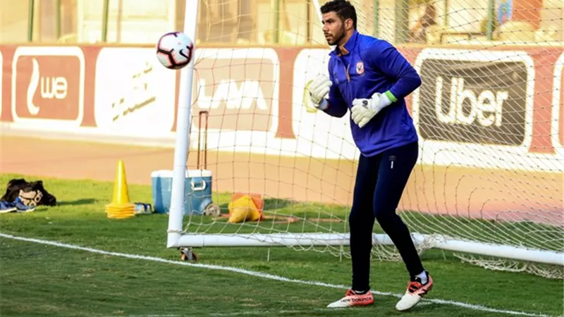 برنامج بدني لإكرامي خلال مران الأهلي