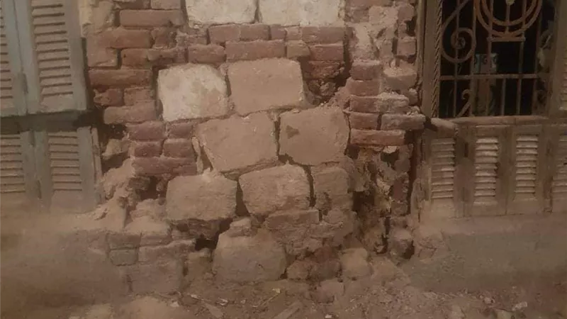 انهيار جزء بمنزل مكون من 3 طوابق بشبرا الخيمة