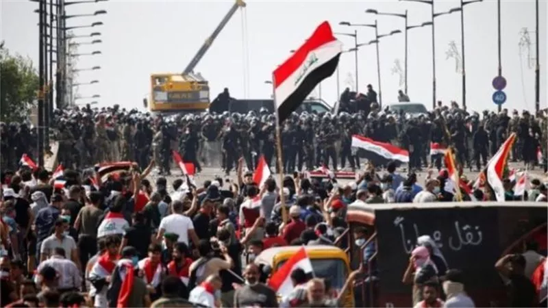 العراق.. الاحتجاجات متواصلة وسقوط قتيل وجرحى في كربلاء