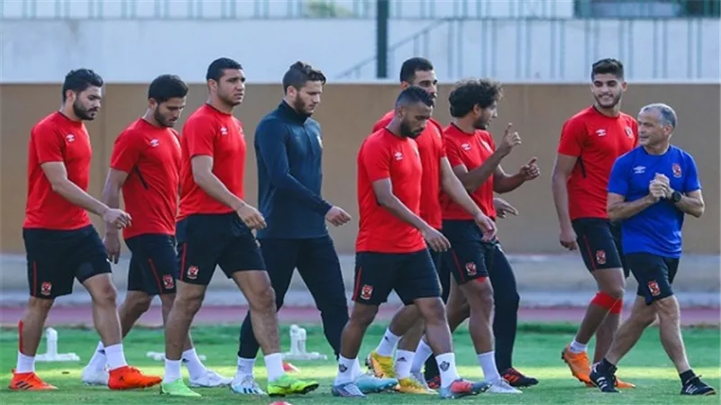 نجم الأهلي يخضع لجراحة الرباط الصليبي اليوم
