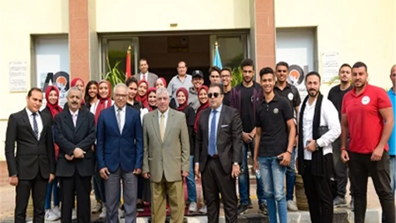 طلاب جامعة عين شمس يزورون لمصنع سيماف