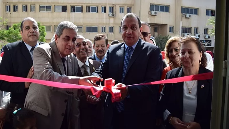 رئيس جامعة بني سويف يفتتح المعرض الخيري لنادي الروتاري