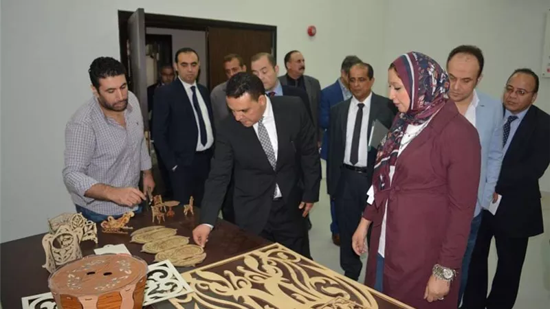 وفد هيئة تنمية الصادرات يقوم بجولة ميدانية بمدينة دمياط للاثاث
