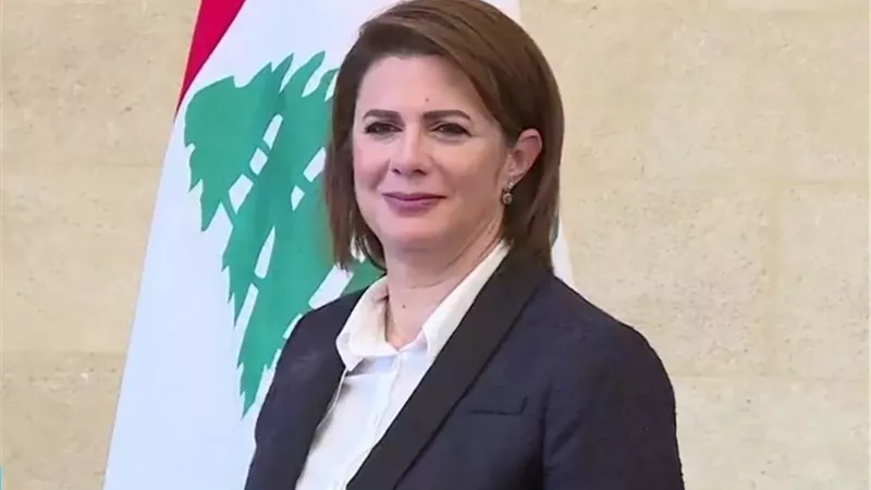 تعليق صادم من وزيرة الداخلية اللبنانية على استقالة الحريري