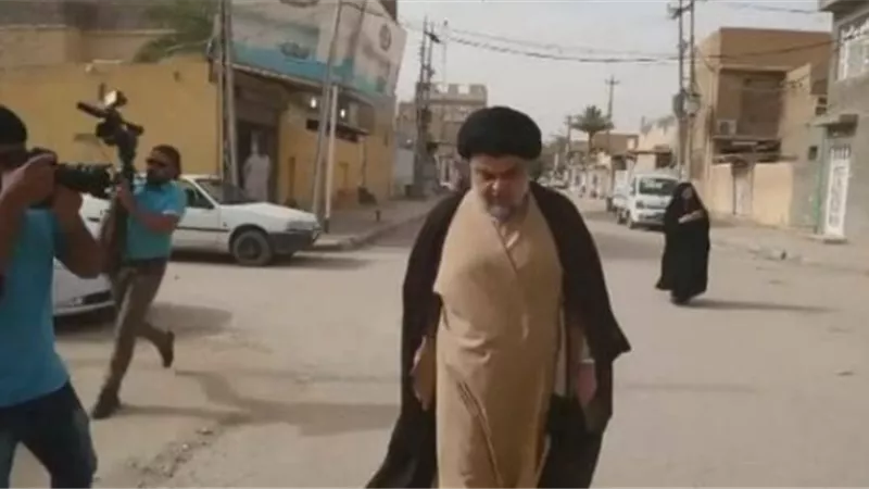 مقتدى الصدر ينضم إلى المتظاهرين العراقيين فى النجف