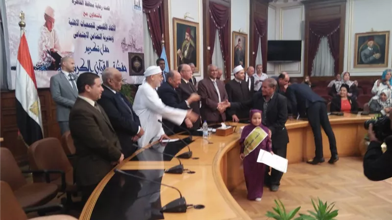 محافظ القاهرة يكرم 50 متسابقاً من أبناء الجمعيات الأهلية