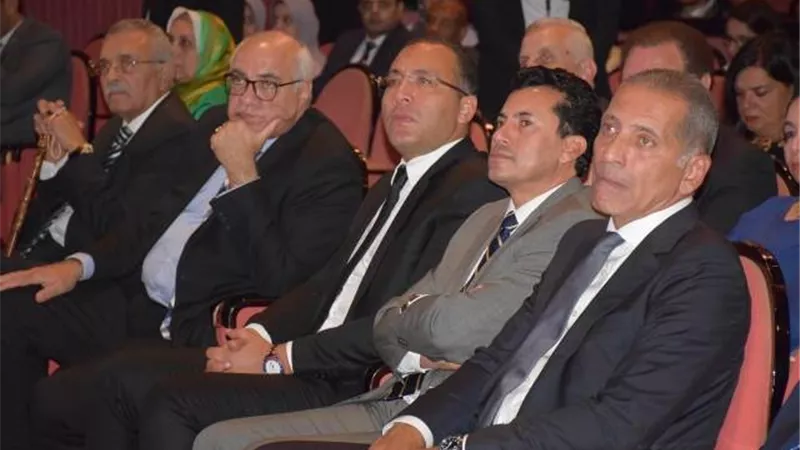 وزيرا التعليم العالي والشباب يشهدان حفل تخرج طلاب جامعة النهضة بدار الأوبرا