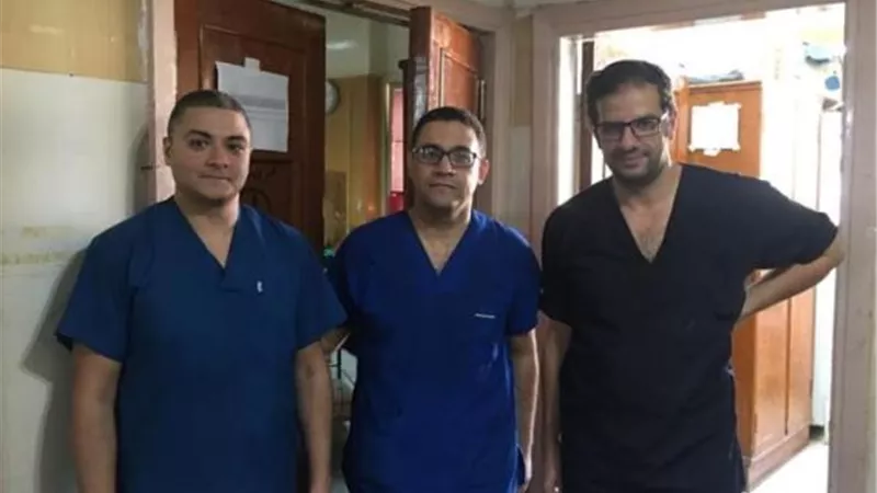 رئيس جامعة أسيوط يعلن عن انفراد علاج مريض بتقنية الدعامات المغطاة وبدون تدخل جراحي