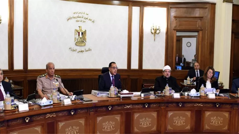 مجلس الوزراء يبحث اليوم الخطط الاستثمارية بالمحافظات