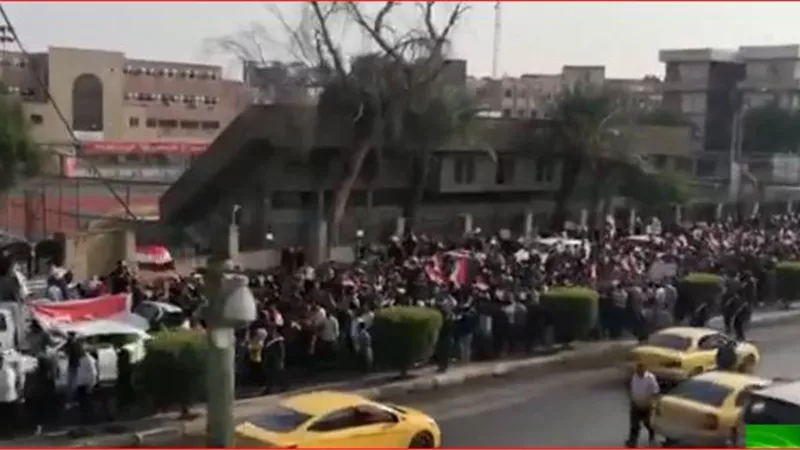 بالفيديو.. مسيرات حاشدة لطلبة الجامعات ببغداد تأييدا للاحتجاجات