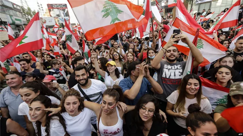 مابين الاحتجاجات العراقية واللبنانية والنفوذ الايرانى