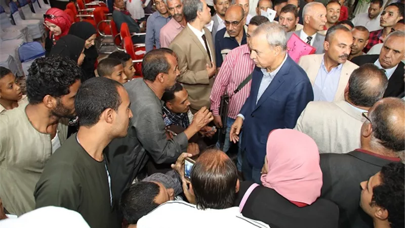 محافظ قنا يتابع فعاليات الملتقي التوظيفي الـ 39 في ثاني ايامه بمدينة فرشوط