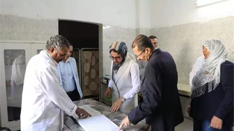 نائب محافظ الوادى الجديد توجه بتطوير خدمات مستشفيات الخارجة ..صور