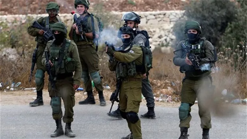 الاحتلال يشن حملة اعتقالات في غرب القدس ورام الله وبيت لحم