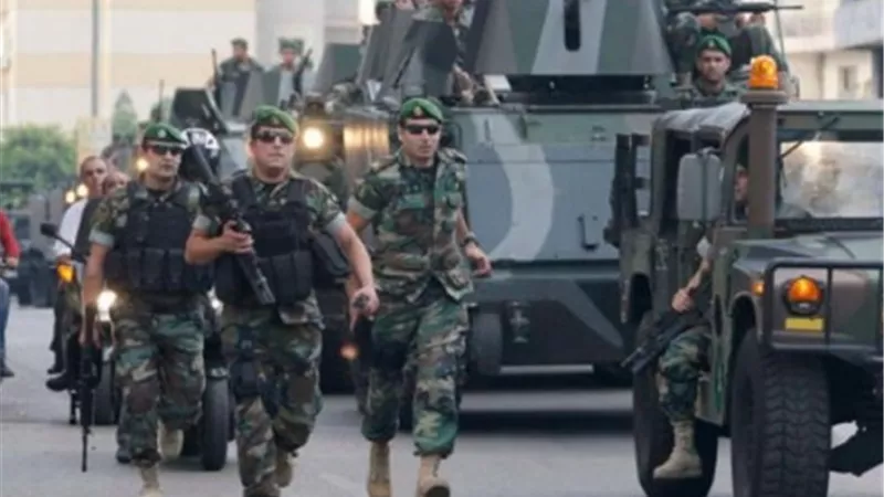 الجيش اللبنانى يفتح الطرقات والحياة تعود تدريجيا إلى طبيعتها