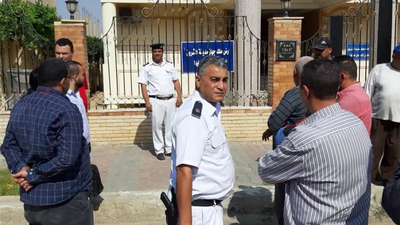 جهاز الشروق يسحب ارض سكنية .. صور
