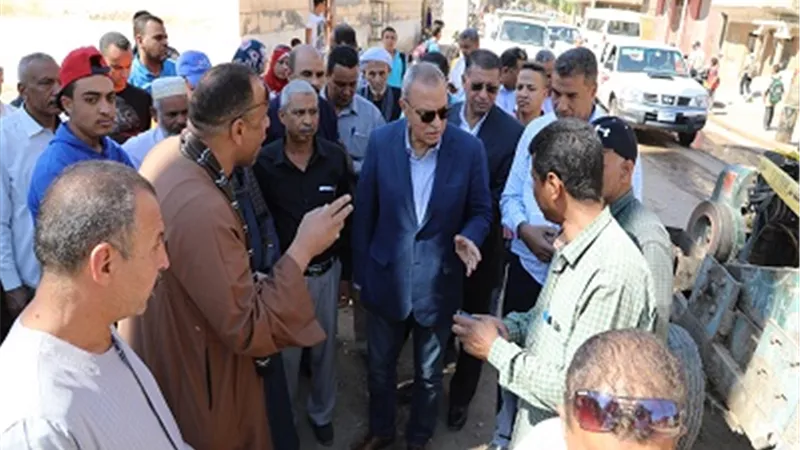 محافظ قنا يتفقد عدد من المشروعات الخدمية بابوتشت