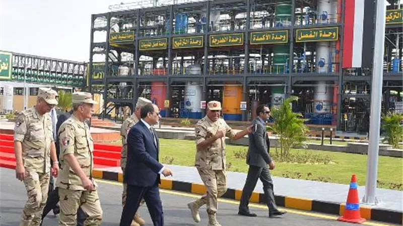 السيسي : مشروعات القوات المسلحة ليس على حساب القطاع الخاص بل بالمشاركة معه
