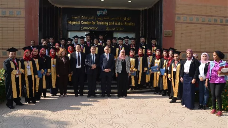 وزير الرى يكرم خريجى البرنامج التدريبي لإعداد القيادات الإدارية الشابة