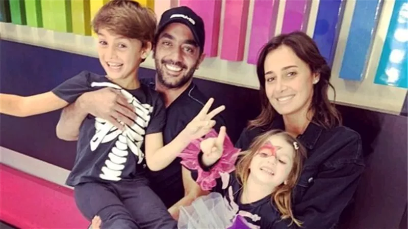 احمد فلوكس برفقة حلا شيحة وأولادها تخطف الانظار على 