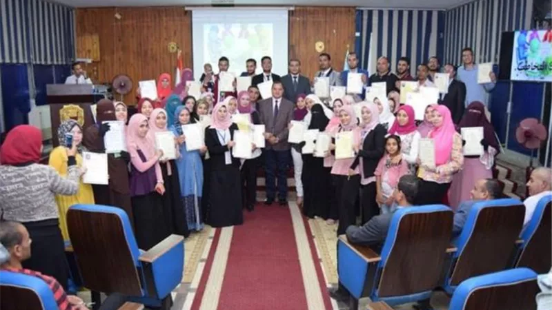 جامعة سوهاج تكرم ٥٣ طالب لاجتيازهم دورة تأهيل وإعداد أخصائي التخاطب