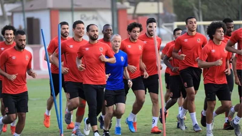 الاهلى ينهى اجراءات سفر الفريق الى الامارات