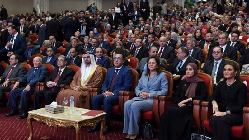 محافظ أسيوط يشهد احتفالية جائزة التميز الحكومي ويشيد بالإصلاح الإداري..صور